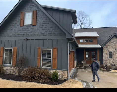 Brown Roof House Colors, Lake House Paint Colors, Gray Exterior, Ranch House Exterior, Paint Color Ideas, Gray House, Ranch Exterior, Cabin Exterior, House Design Exterior