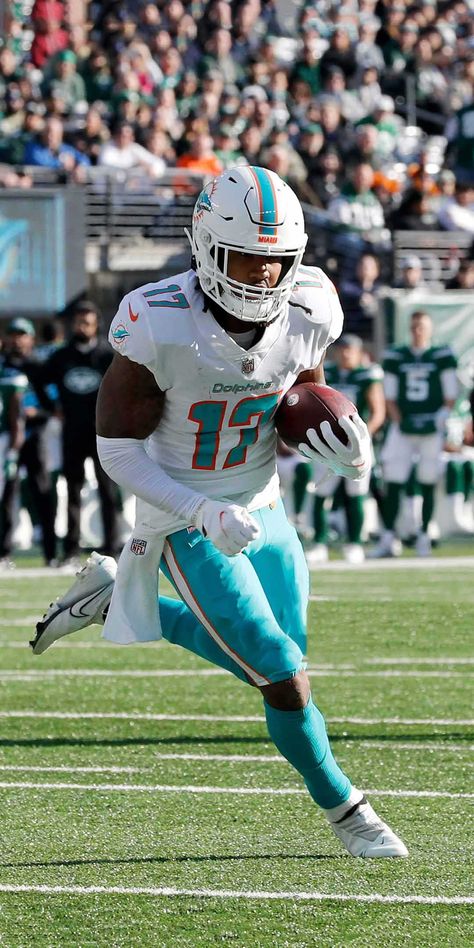 Jaylen Waddle Wallpaper Dolphins, Dolphins Nfl Wallpaper, Jaylen Waddle Wallpaper, Tyreek Hill Wallpaper Dolphins, Jaylen Waddle Dolphins, Dolphins Wallpaper, Miami Dolphins Wallpaper, Cool Football Pictures, Jaylen Waddle