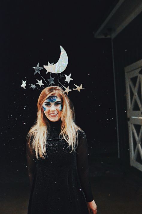 DIY Moon and Stars Costume makeup Moon And Stars Costume Diy, Moon Costume Ideas, The Moon Costume, Halloween Moon Costume, Space Diy Costume, Space Theme Costume Women, Moon And Stars Costume, Stary Night Costume, Out Of Space Costumes