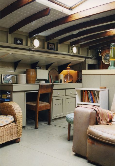 RESTORED 1910 DUTCH BARGE River Thames at Hampton Court Interior design Stephen Male 1993 Barge Interior Design, Dutch Barge Interior, Boat House Aesthetic, Widebeam Boat Interiors, Boat Ceiling, Dutch Interior Design, Barge Interior, Canal Boat Interior, Ship Interior