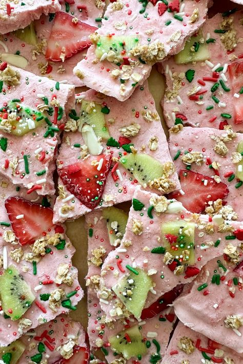 Strawberry Yogurt Bark - Feeding Tiny Bellies Strawberry Yogurt Bark, Yogurt Bark Recipe, Yogurt Bark, Healthy Holiday Recipes, Bark Recipe, Strawberry Yogurt, Healthy Holidays, Dried Strawberries, Think Food