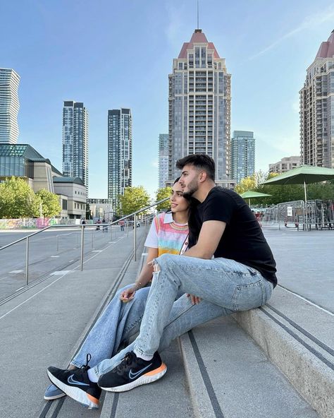 Shahveer Jafry, Outing Outfit, Punjabi Couple, Celebrity Casual Outfits, Bling Wallpaper, Cute Couples Photography, Aesthetic Photo, Photo Poses, Couple Photography