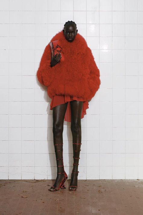 Holly Humberstone, Clara Berry, Spring Summer 2024 Fashion Trends, Coco Jones, Urban Revivo, Monochromatic Fashion, Fashion Model Poses, Red Fur, Resort 2024