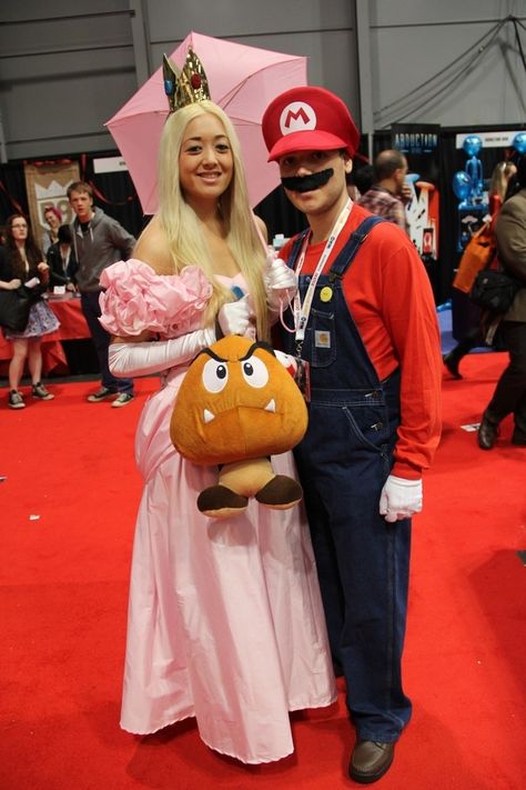 The Best Of Couples Cosplay At New York ComicCon Cool Couples, Halloween Costumes 2014, Couples Halloween Costumes, Couples Cosplay, Couple Cosplay, Couples Halloween, Mario, New York