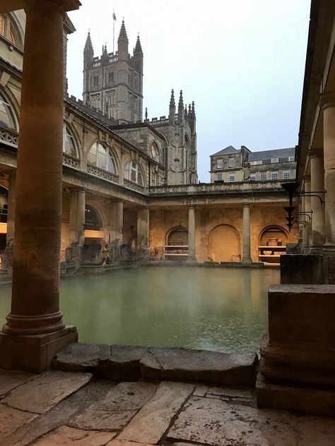 Bath Town England Uk, Bath United Kingdom, City Of Bath England, Bath City England, Bath City Aesthetic, Bath Uk Aesthetic, Bath England Aesthetic, Romans Aesthetic, Bath Uni