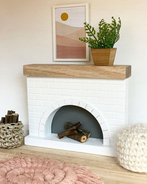 Tovad Ull, Doll Furniture Diy, Diy Barbie Furniture, Doll House Plans, Mini Doll House, Dollhouse Projects, Dolls House Interiors, Barbie Doll House, Diy Fireplace