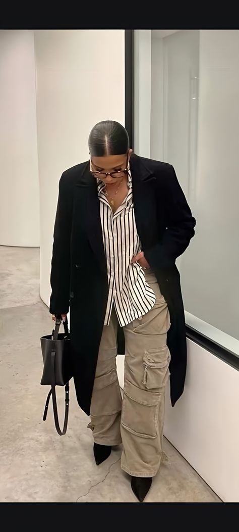 Dinner Outfit Street Style, Winter 2024 Fashion Trends Black Women, Chill Fall Outfits Casual, Suit And Loafers Woman, Chunky Vest Outfit, Sleek Chic Aesthetic, Feminine Cool Style Outfit, Streetwear For Work, Office Streetwear Women