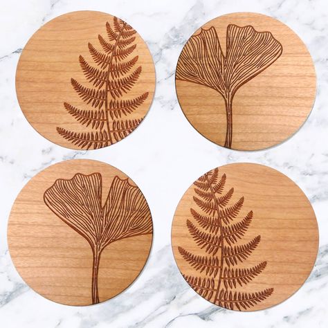 Woodburning Gifts, Wood Etching, Leaf Coasters, Laser Cut Coaster, Wood Burn Designs, Coaster Art, Laser Cut Wood Crafts, Laser Engraved Ideas, Wood Burning Crafts