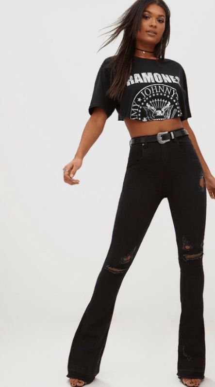 How To Make A Crop Top That Doesn’t Look Botched Black Flare Jeans Outfit, Flares Outfit, Flare Jeans Outfit, Diy Crop Top, Black Flare Jeans, Big Pants, Diy Jeans, College Girl, Pant Trends