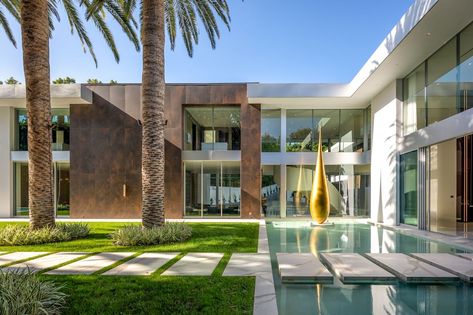 Developer Nile Niami Lists $65 Million Bel Air, Los Angeles, Home Luxury Bedroom Suite, Bel Air Mansion, Real Estates Design, Water Walls, Modern Mansion, Los Angeles Homes, House System, Entry Foyer, Bel Air