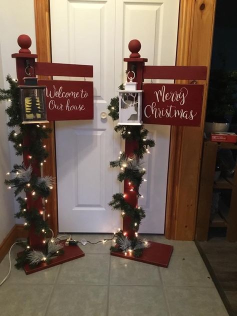 Banister Spindles Crafts, Christmas Wood Gifts Diy, Wooden Christmas Porch Signs, Yard Christmas Lights Ideas, Pallet Wood Snowman, Diy Table Top Decor, Wooden Christmas Decor Ideas, Pallet Holiday Projects, Spindle Christmas Crafts