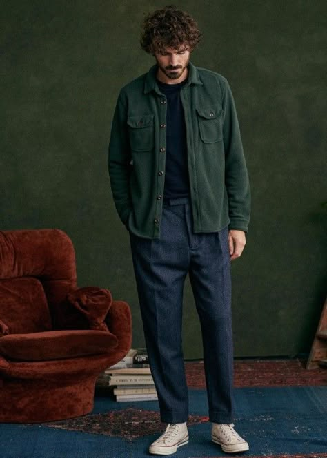 Classic Mens Casual Style, Men Relaxed Style, Spring Outfit Men 2023, Mens Ivy Style, Mens Slow Fashion, Mens Casual Workwear, Falls Mens Outfits, Men Outfits Minimalist, Cool Teacher Outfits Men