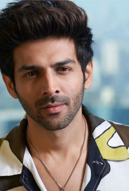 Kartik Aaryan Hairstyle, Men Headshots, Love Aaj Kal, Crew Cut Hair, Zayn Malik Hairstyle, Kartik Aaryan, Gentleman Aesthetic, Handsome Celebrities, Cricket Wallpapers