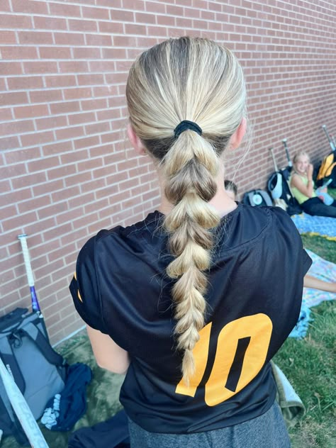 Gameday Hairstyles, Lax Hair, Simple Volleyball Hairstyles, Gameday Hair, Game Day Hairstyles, Tennis Hairstyles, Football Hairstyles, Track Hair, Cute Volleyball Hairstyles