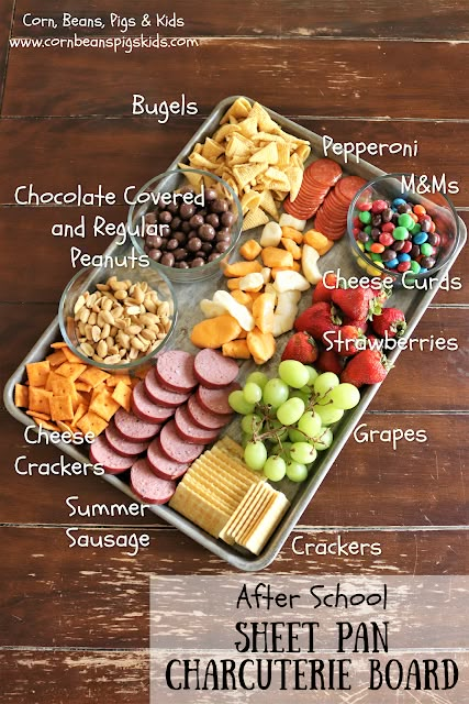 Sheet Pan Charcuterie Board, Healthy Charcuterie Board Lunch, After School Snack Tray, After School Charcuterie Board, Kid Snack Board, After School Snack Board, Back To School Charcuterie Board, Snack Boards Entertaining, Kid Friendly Charcuterie Board Ideas