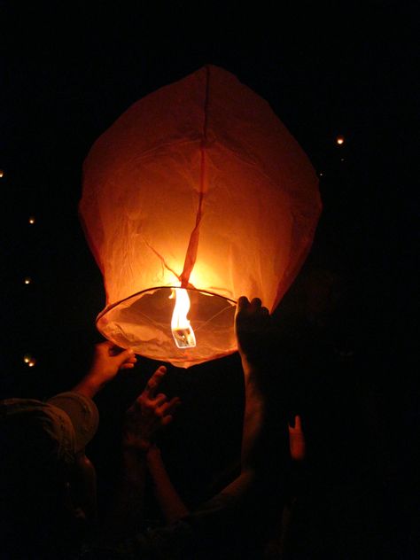 Sky Lantern Aesthetic, Sky Lanterns Photography, Lanterns In The Sky, Lanterns Sky, Lantern Aesthetic, Lantern Photography, Sky Lantern, Flying Lantern, Diwali Pictures