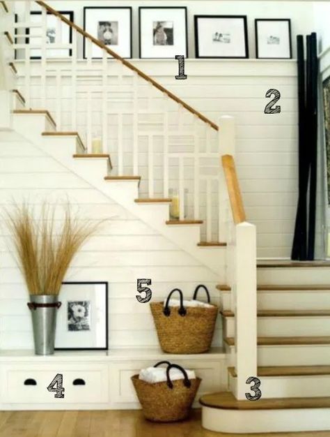 Farmhouse Staircase Decor, Modern Farmhouse Staircase, Farmhouse Modern Decor, Farmhouse Staircase, Farmhouse Stairs, Farmhouse Foyer, Staircase Decor Ideas, Foyer Staircase, Stairs In Living Room