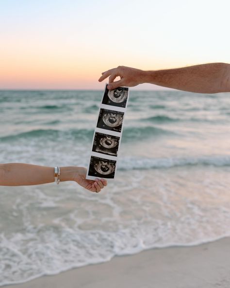 mini announcement session 🥲 Beach Birth Announcement, Honeymoon Baby Announcement, Vacation Baby Announcement, Beach Ultrasound Announcement, Pregnancy Announcement On The Beach, Gender Reveal On Beach, Baby Announcement Beach Ideas, Desert Pregnancy Announcement, Beach Announcement Photos