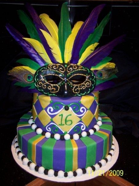 Mardi Gras theme Mardi Gras Party Food, Masquerade Cakes, Mardi Grad, Mardi Gras Cake, Madi Gras, Mardi Gras Wedding, Mardi Gras King Cake, Mardi Gras Food, Mardi Gras Decorations