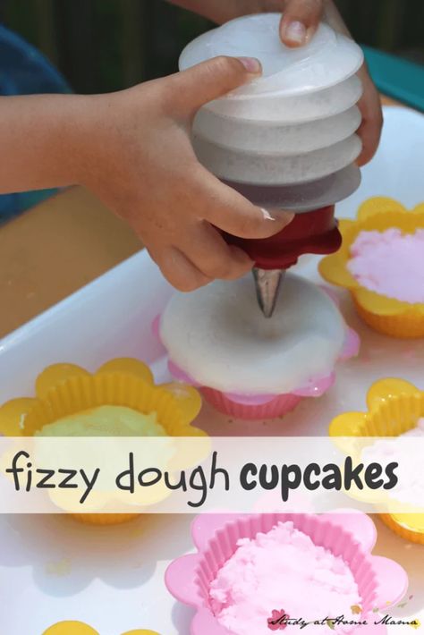 Play Bakery, Kids Play Dough, Preschool Cooking, Study At Home, Cooking Theme, Baking Theme, Homemade Playdough Recipe, Science Experiments For Preschoolers, Sensory Activity