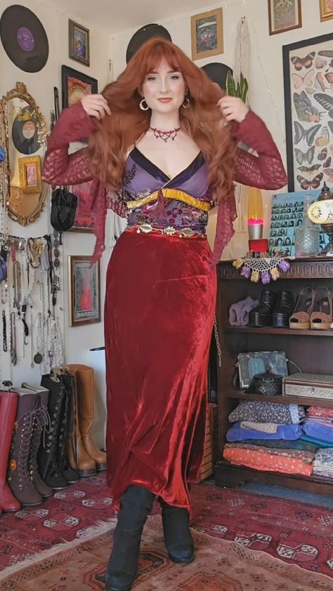 Red And Purple Outfit, Soft Whimsigoth, 70s Aesthetic Outfit, Outfits Whimsigoth, Plus Size Alternative Fashion, 60s Fashion Hippie, Witch's Garden, Oc Clothes, Midsize Outfit