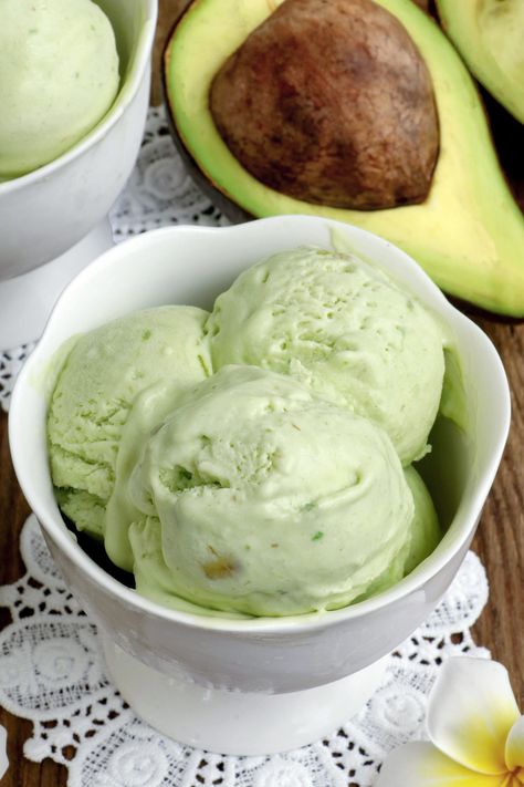 Avocado Ice Cream with only 3 ingredients | - Foxy Folksy Foxy Folksy, Avocado Ice Cream, Sugar Rush, Rice Cakes, Frozen Desserts, Frozen Treats, Ice Cream Recipes, Healthy Treats, Frozen Yogurt