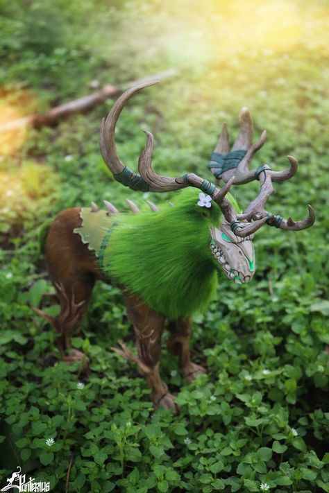 Kul Tiran Druid (World of Warcraft) by https://www.deviantart.com/panteriusworkshop on @DeviantArt Druid World Of Warcraft, Blizzard Entertainment, World Of Warcraft, Figurines, Deviantart, Sculpture, In This Moment, Drawings, Animals