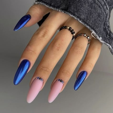 Nail Blue And Pink, Cool Blue Nails, Blue Color Nails, Nail Ideas Blue, Nurse Nails, Nail Art Blue, Cute Ghost Pumpkin, Press On Nails Almond, Nails Almond Shape