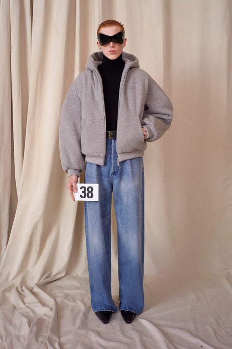 Demna Gvasalia Vetements, Demna Gvasalia, Couture Mode, Male Fashion Trends, Armani Prive, Kaia Gerber, Loose Fit Jeans, Couture Week, Paul Gaultier