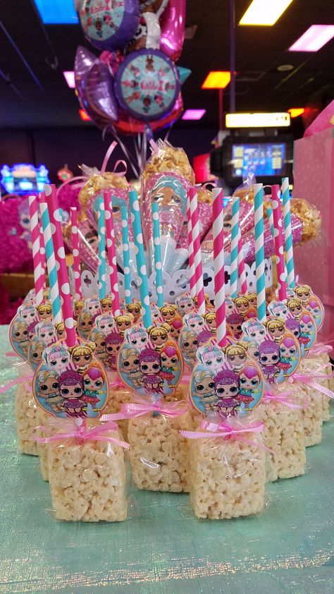 Lol Surprise Doll Costume Diy, Lol Party Favor Ideas, Lol Dessert Table Ideas, L.o.l Party Ideas, Lol Suprise Party Ideas, Lol Birthday Party Ideas Decorations, Lol Party Ideas Decoration, Lol Theme Birthday Party Ideas, Lol Doll Birthday Party Ideas