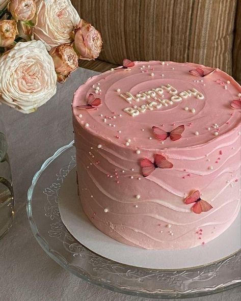 Pasteles de cumpleaños hermosos 😍🎂 Birthday Cake For 13, 21 Birthday Party, 28 Birthday, Girly Birthday Cakes, Happy 28th Birthday, Cake Friends, 13 Birthday Cake, Girly Birthday, Birthday Cakes For Teens