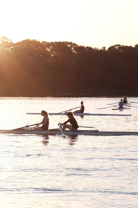 Rowing Machine Aesthetic, Rowing Aesthetic Women, Rowing Inspiration, Women Rowing, Rowing Aesthetic, Rowing Photography, Rowing Sport, Rowing Machine Workout, Women's Rowing