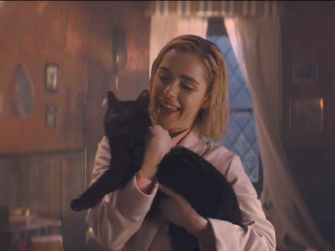 Salem Witch Trials Facts, Sabrina Witch, Sabrina The Teenage Witch, Chilling Adventures Of Sabrina, Witch Stuff, Sabrina Spellman, Kiernan Shipka, Halloween Pictures, Iconic Characters