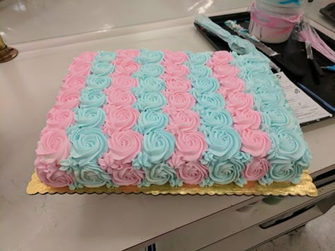 Gender reveal sheet cake! Gender Reveal Cake Square, Gender Reveal Cake Sheet, Gender Reveal Sheet Cake Ideas, Gender Reveal Sheet Cake, Baby Announcement Cake, Pastel Rectangular, Gender Reveal Box, Baby Reveal Cakes, November Baby