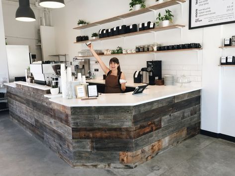 Mini Cafeteria, Chicago Coffee Shops, Coffee Shop Counter, Starting A Coffee Shop, Modern Coffee Shop, Smoothie Shop, Coffee Shop Business, Small Coffee Shop, Nutrition Club