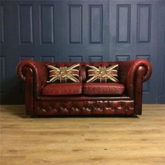 Whisky Room, Red Sofa Living Room, Chesterfield Sofa Living Room, Watches Display, Chesterfield Living Room, Sofa Chesterfield, Gentleman's Club, Barn Conversions, Living Room Wall Color