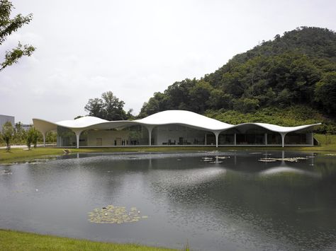 World's Most Blissful Meditation Spaces Photos | Architectural Digest Meditation Center Architecture, Meditation Space Architecture, Meditation Hall, Meditation Meaning, Toyo Ito, Meditation Center, Music And Art, Meditation For Beginners, Space Photos