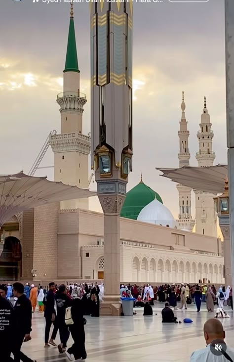 Madina Pak, Makkah And Madina, Mecca Images, Madina Shareef, Mecca Madinah, Al Madinah, Mercedes Wallpaper, Muslimah Photography, Islamic Calendar