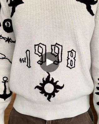 Decorated Sweatshirts Ideas, Sweater Embroidery Ideas, Sweater Tattoo, Tattoo Sweater, Tattoo Sweatshirt, Tatto Sleeve, Knitting Tattoo, Tattoo Embroidery, Embroidered Words