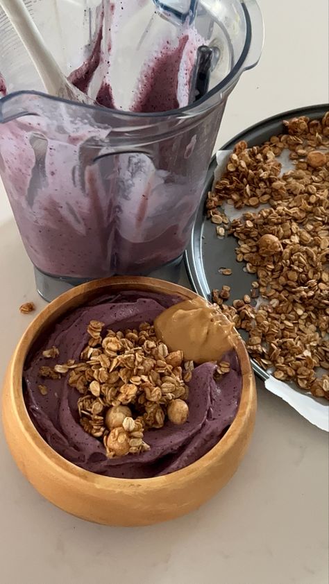 Aesthetic smoothie bowl choc blueberry and peanut butter Diy Acai Bowl Recipes, Butterfly Earrings Diy, Pb Smoothie, Acai Bowls Recipe, Holistic Recipes, Crochet Coaster, Blueberries Smoothie, Crochet Butterfly, Earrings Diy