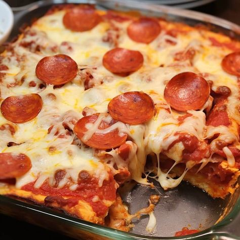 Pepperoni Pizza Casserole Pepperoni Casserole, Meat Casseroles, Pepperoni Pizza Casserole, 3 Ingredient Dinners, School Pizza, Baked Pizza, Tomato Dishes, Meat Casserole, Artisan Pizza