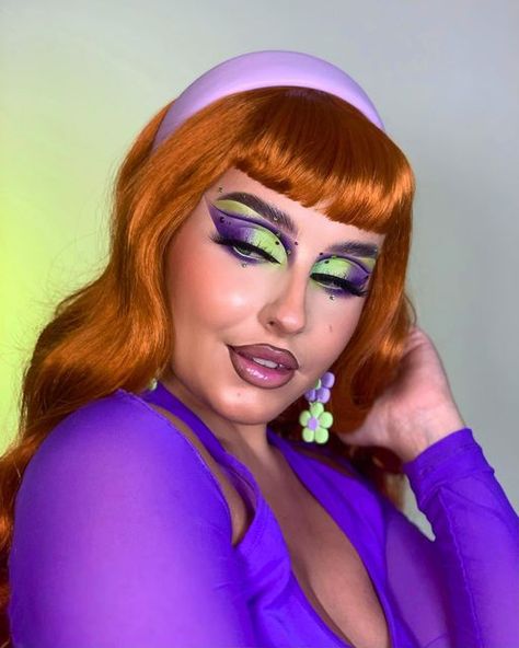 Scooby Doo Eye Makeup, Scooby Doo Inspired Makeup, Glamlite Scooby Doo, Shaggy Makeup Scooby Doo, Daphne Inspired Makeup, Daphne Makeup Look, Scooby Doo Makeup Looks, Daphne Scooby Doo Makeup, Daphne Makeup Scooby Doo