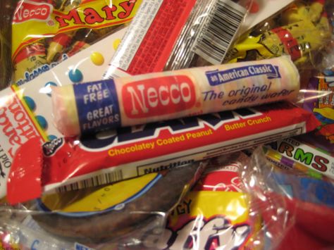 1950's Retro Candy From Hometown Favorites, An Old Fashioned Candy...REMEMBER THESE LIKE IT WAS YESTERDAY Bears Photos, 1950s Candy, Necco Wafers, Candy Wafers, Peanut Butter Crunch, Penny Candy, Nostalgic Candy, Old Fashioned Candy, Candy Basket