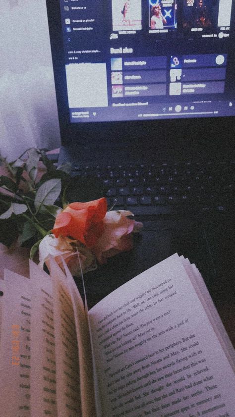 March Aesthetic, Music Flower, Still Life Images, Music Aesthetic, Night Aesthetic, Music Photography, Flower Photos, Image Photography, Still Life Photography