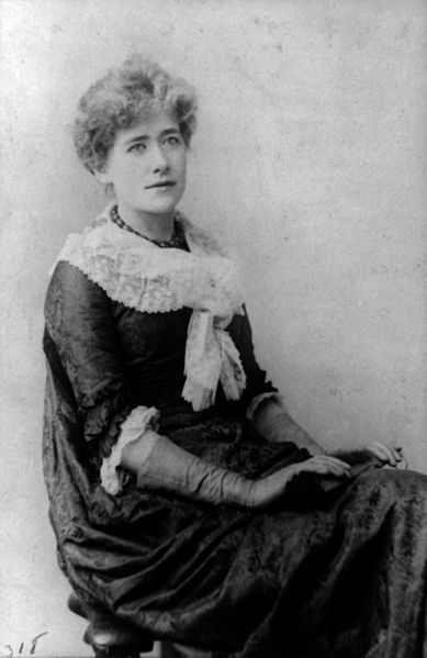 Ellen Terry, William Godwin, Isadora Duncan, The Merchant Of Venice, Shakespeare Plays, Theatre Costumes, Famous Stars, English Actresses, Her World