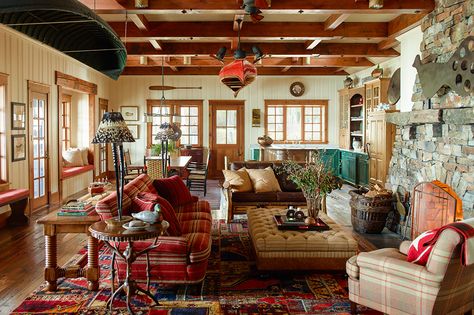 Lodge Living Room, Contract Interior Design, Cabin Living Room, Fishing Cabin, Hunting Room, Billiard Rooms, Bar Vintage, Cabin Interiors, Hunting Lodge