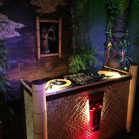 DJ Booth by Atown Agency for Forbidden Island, Alameda, CA Cool Dj Booth, Dj Booth Ideas, Tulum Party, Tac Mahal, Dj Decks, Dj Stand, Dj Table, Dj Room, Dj Stage