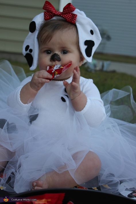 Newborn Dalmatian Costume, Baby Dalmation Costume Diy, Diy Baby Dalmation Costume, Diy Dalmatian Costume Baby, Toddler Dalmation Costume Girl, Baby Dalmation Costume, 101 Dalmations Costume Family, Baby Dalmatian Costume, Diy Dalmatian Costume