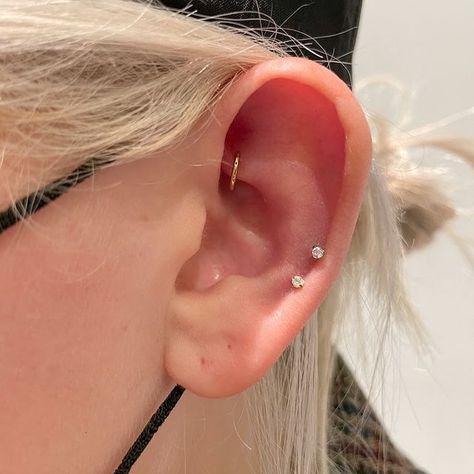 Snakebite Midi Piercing, Snakebite Midi Ear Piercing, Snakebite Ear Piercing, Helix Snakebite, Midi Helix Piercing, Midi Ear Piercing, Lower Helix Piercing, Snakebite Piercing, Mid Helix Piercing