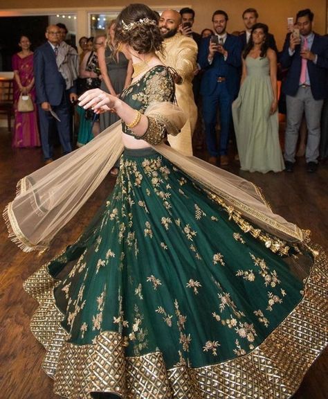 VeroniQ Trends-Featuring Floral Embroidered Dark Green work lehenga choli,blouse in heavy Banglory S Bridesmaid Dresses Indian, Green Lehenga Choli, Indian Outfits Lehenga, Wedding Lehenga Designs, Lehnga Dress, Bridal Lehenga Collection, Designer Bridal Lehenga, Gaun Fashion, Green Lehenga